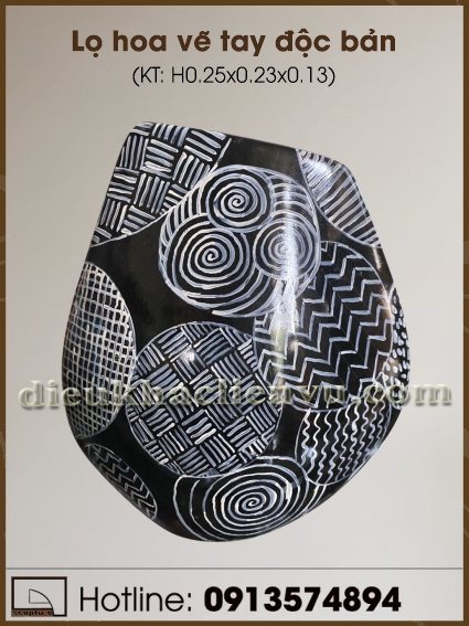 Lọ hoa vẽ tay độc bản